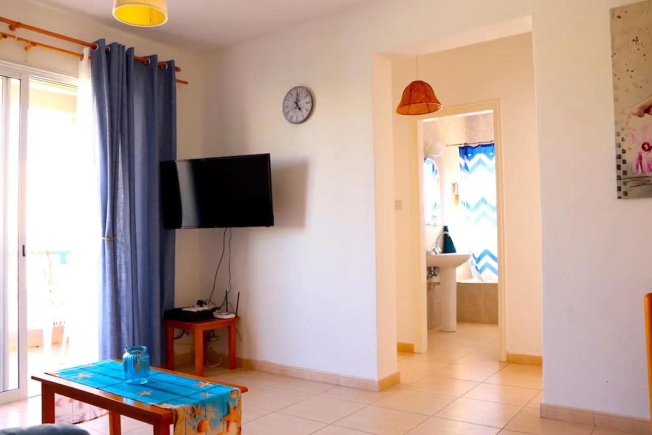 Central 2 Bedroom Apartment In Kato Paphos Eksteriør bilde