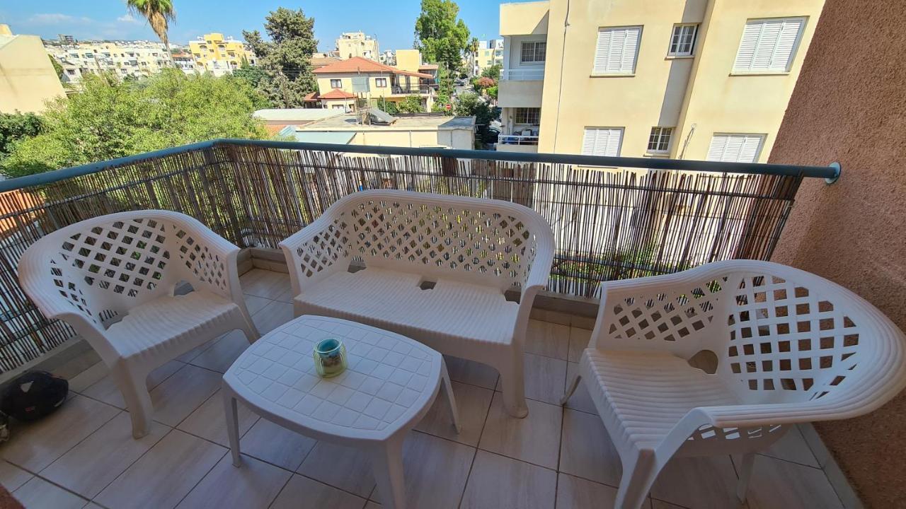 Central 2 Bedroom Apartment In Kato Paphos Eksteriør bilde